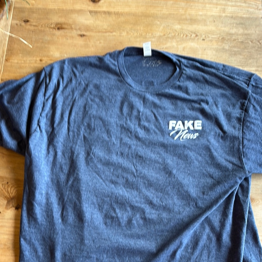 Blue/gray Fake News  T-Shirt